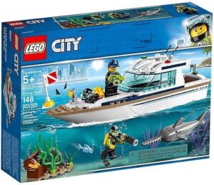 Diving Yacht Lego set